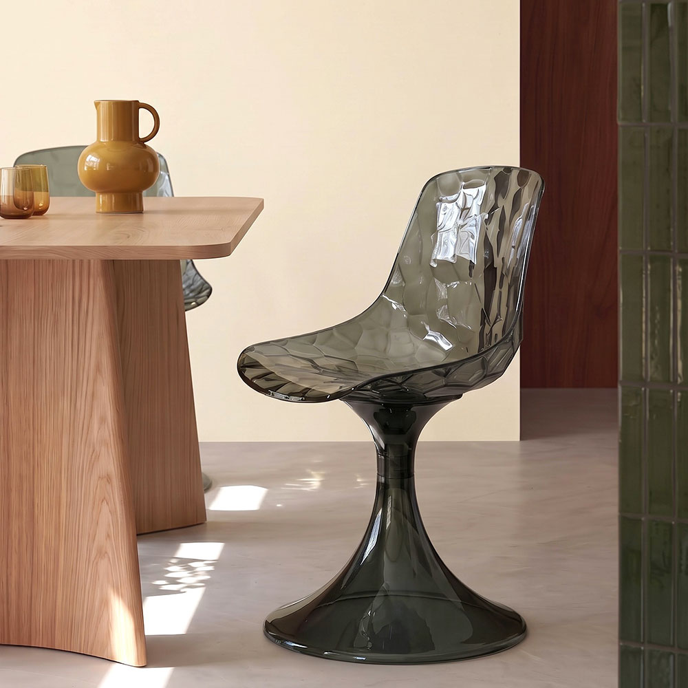 Klea – sedia trasparente in policarbonato con base a tulip