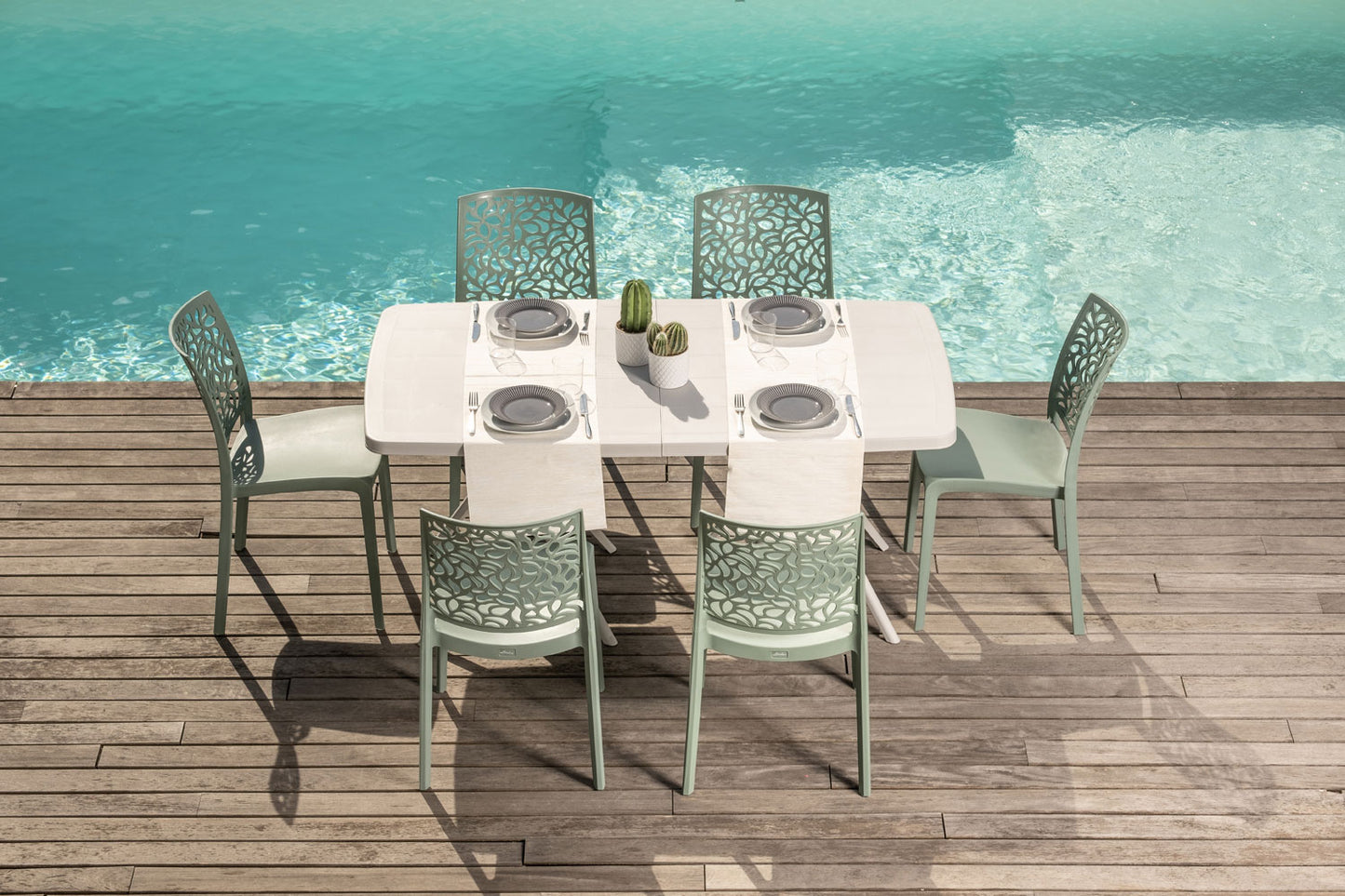 OLIVER TABLE