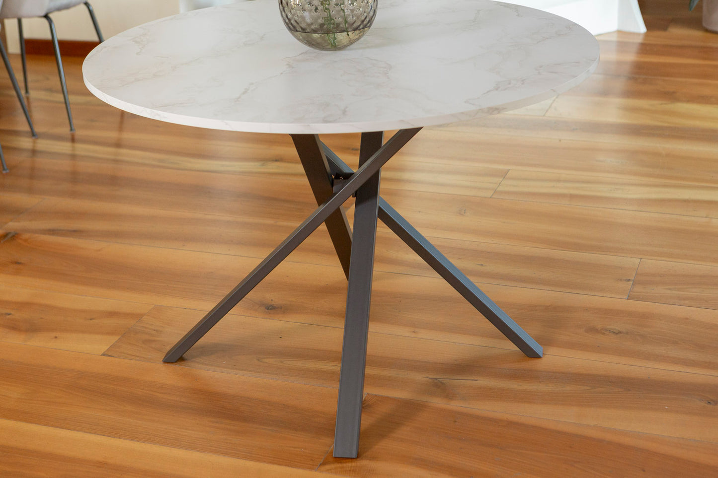 CARLO ROUND TABLE