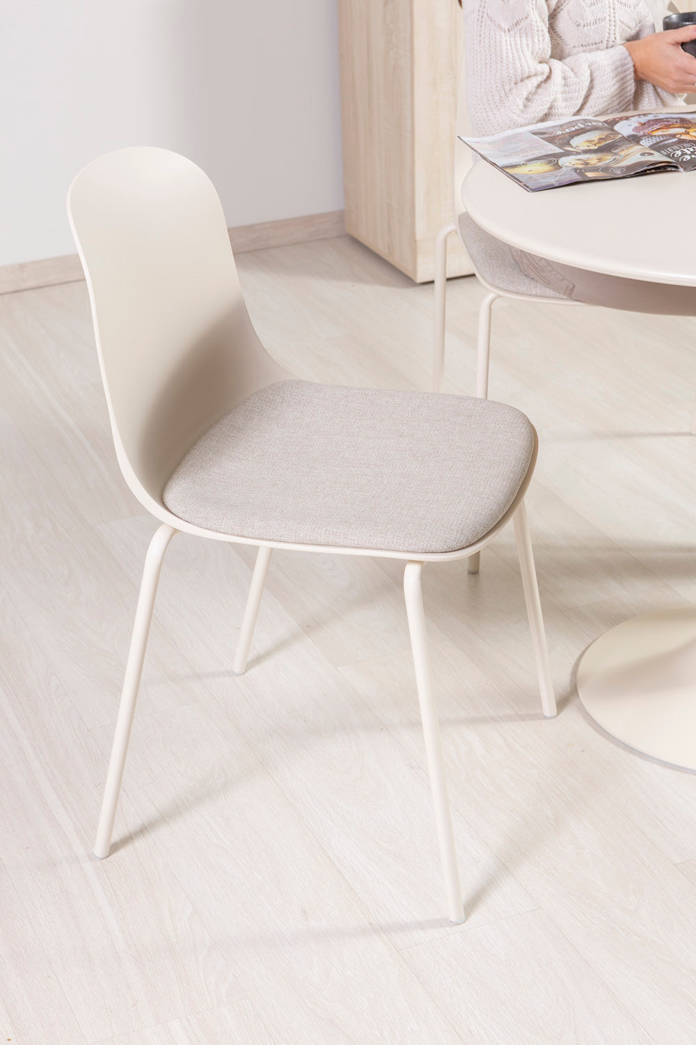 ROSY CHAIRS