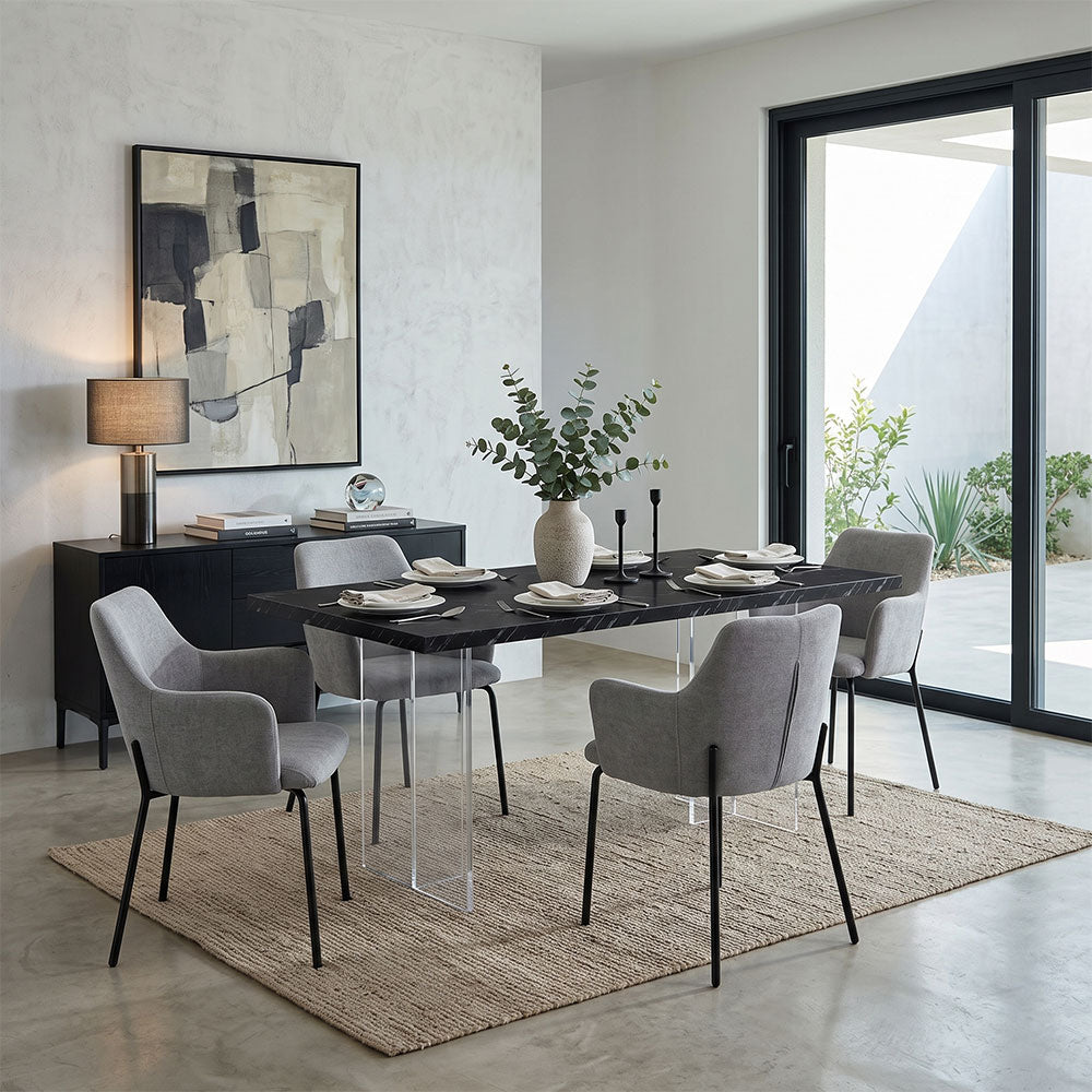 Rachele – Poltroncina in tessuto con gambe in metallo